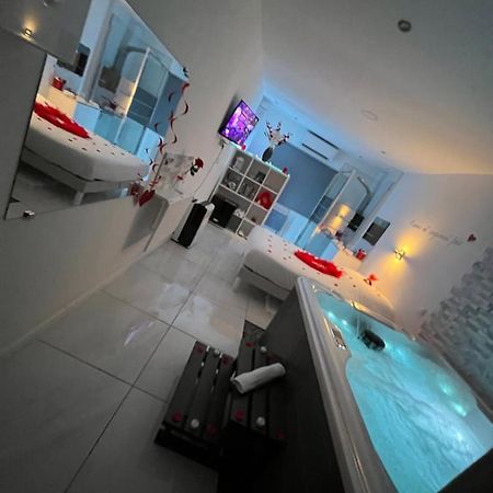 Le Rove Love Room Avec Spa Privatif מראה חיצוני תמונה